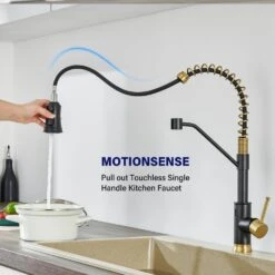 Single Handle Pull Out Sprayer Kitchen Faucet In Matte Black And Gold -Tahanbath black gold tahanbath pull out kitchen faucets z ct xy33bg70us 4f 1000