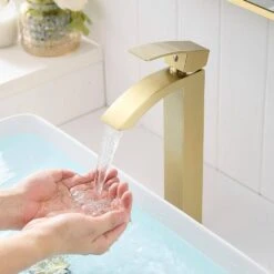 15.2 In. 360° Spout Swivel Brushed Nickel Single Handle Lever Kitchen Sink Kitchen Faucet With Pull Out Sprayer -Tahanbath brushed nickel tahanbath pull down kitchen faucets z w1932p288182 de 1000